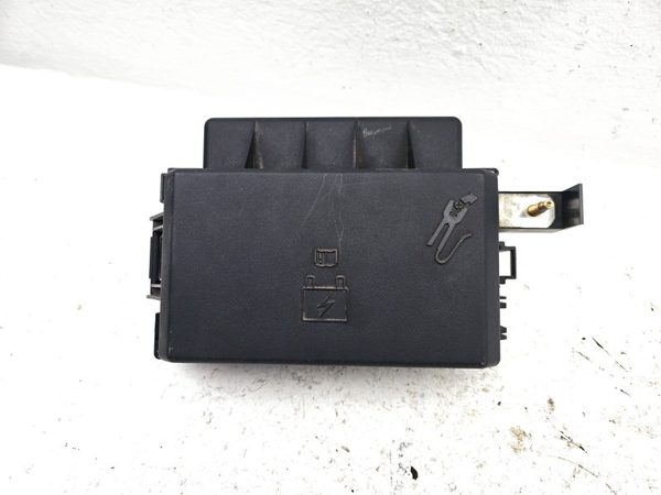2006-2007 Chrysler 300 Engine Fuse Box Oem 3.5L P04692031ai 05161486Aa — photo 1
