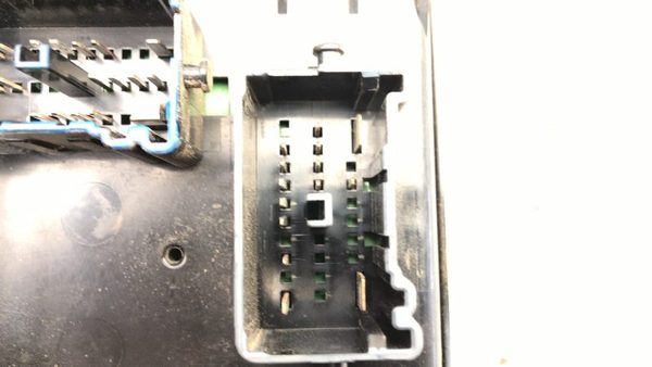 2006-2007 Chrysler 300 Engine Fuse Box Oem 3.5L P04692031ai 05161486Aa — photo 12