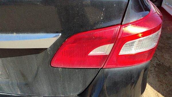 2016-2019 Nissan Sentra Passenger Right Inner Tail Light Brake Lamp Oem Rear — photo 2