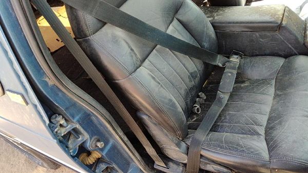 94 Chevy S10 Blazer Passenger Right Front Seat Belt Retractor Oem Shoulder Black — photo 1