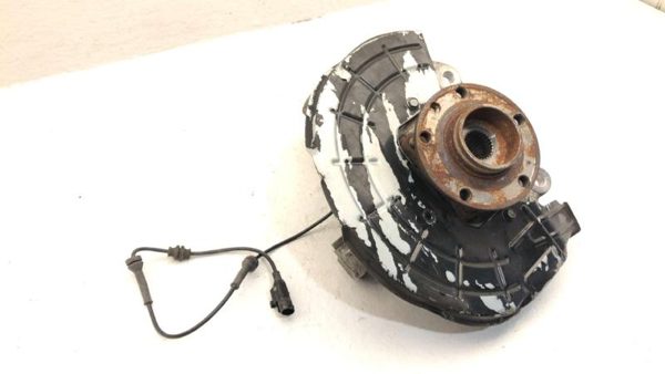 15-17 Chrysler 200 Passenger Right Front Spindle Steering Knuckle With Wheel Hub — photo 1