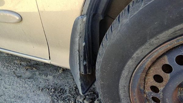 1995-2005 Chevy Cavalier Passenger Right Front Mud Flap Oem Rock Guard — photo 1