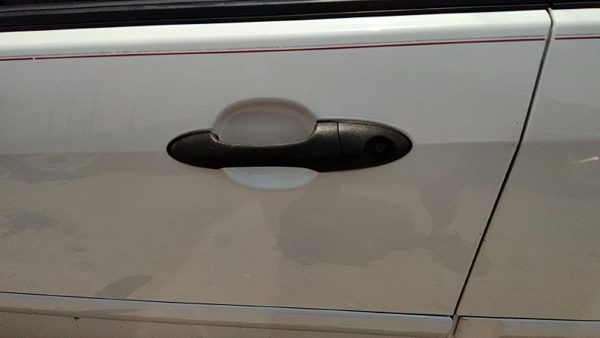 2000 Ford Focus Outside Door Handle LH Station Wagon White Yz — photo 3