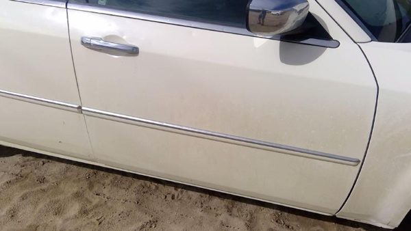 2010 Chrysler 300 Front Door RH White Pwg — photo 4