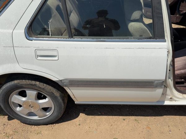 1989 Honda Accord Rear Door RH White — photo 3
