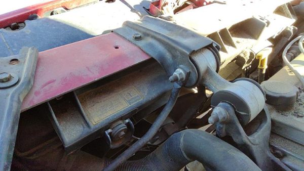 1988-1993 Grand Prix Upper Radiator Mount Bracket Set Oem 10221072 — photo 2