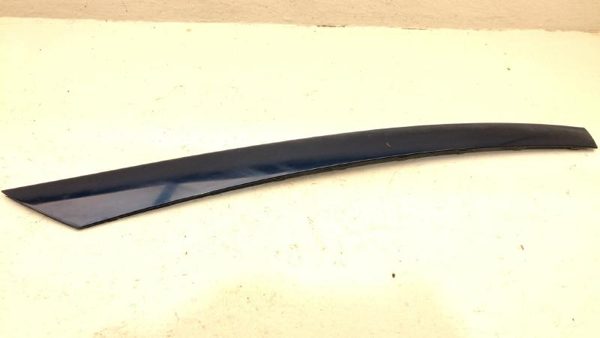 2002 Chevy Cavalier Passenger Right Moulding Between Quarter Glass Roof Oem Rh — photo 1