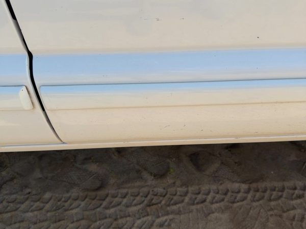 02-05 S10 Blazer Passenger Right Front Moulding From Door Trim Strip White 50U — photo 4