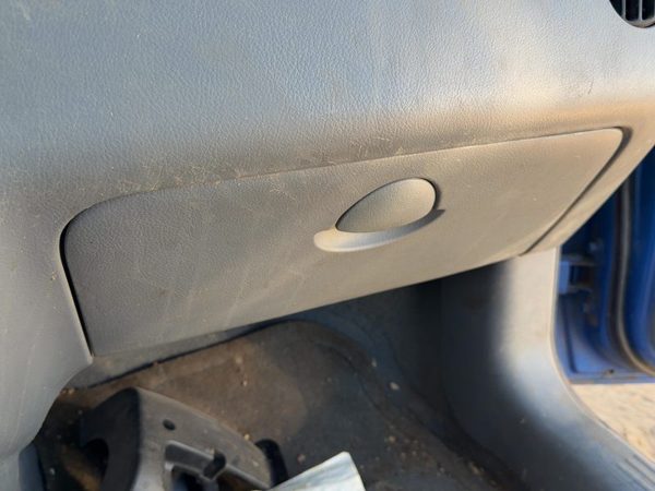 2004-2005 Chevy Aveo Glove Box Assembly Complete Door With Latch Oem Gray 82C — photo 4