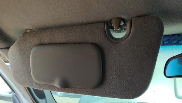 2004 Jeep Liberty Driver Left Sun Visor Oem Gray Dv 0Zx35Tl2Aa — photo 4