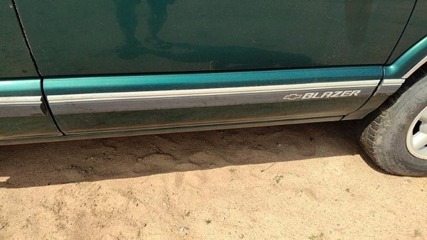 1995-1997 S10 Blazer Passenger Right Front Moulding From Door Oem Trim Strip — photo 2