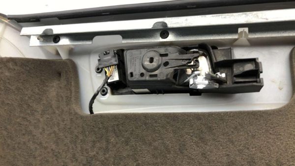 05-06 Cadillac Sts Driver Left Front Door Trim Panel With Master Switch Gray 132 — photo 20