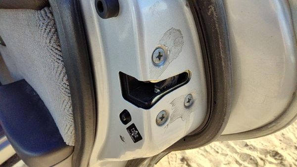 2000-2004 Subaru Legacy Passenger Right Rear Door Latch With Rods/Cables Back — photo 3
