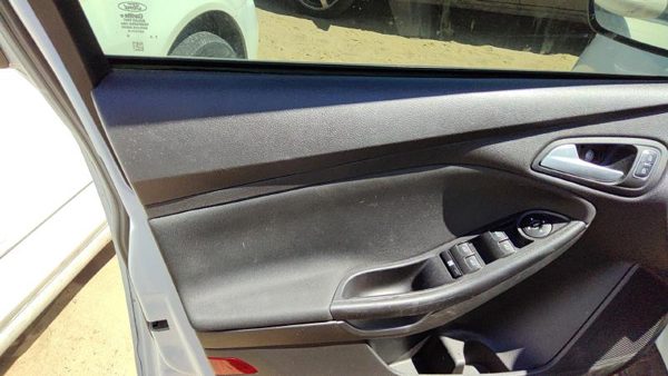15-18 Ford Focus Driver Left Front Door Trim Panel With Master Switch Black Yw — photo 3