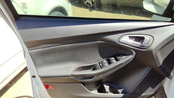 15-18 Ford Focus Driver Left Front Door Trim Panel With Master Switch Black Yw — photo 2