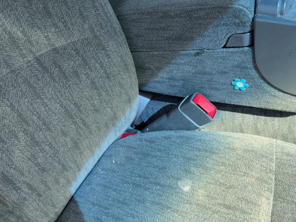 02-05 Buick Lesabre Passenger Right Front Seat Belt Buckle Receiver Oem Gray 93C — photo 4
