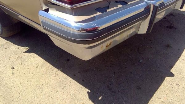 1985 Oldsmobile Delta 88 Rear Bumper Assembly Olds Rusted — photo 3