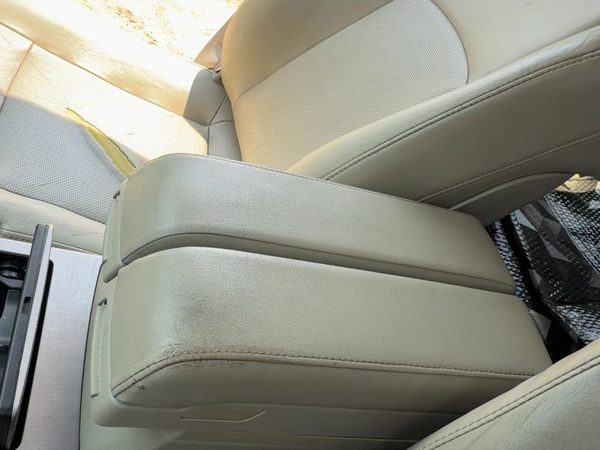 2003 Infinity Fx45 Center Console Lid Only Oem Arm Rest Fold Down Willow/Black S — photo 1