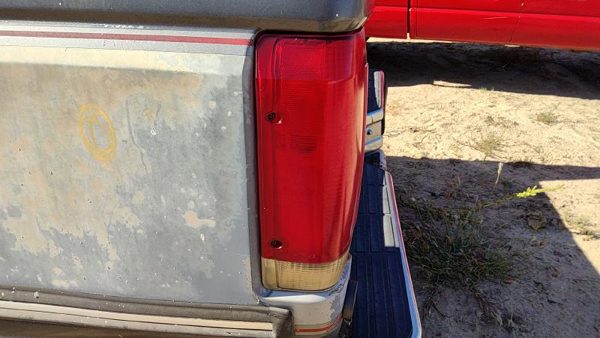 1989 Ford F150 Tail Light Assembly LH — photo 3