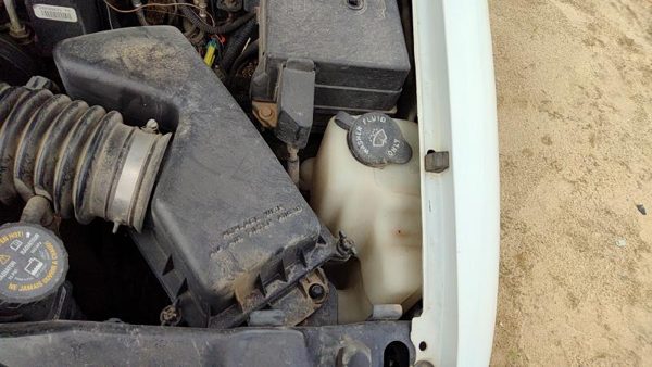 1995-2004 S10 Pickup Windshield Washer Fluid Reservoir With Pump Oem Wiper Tank — photo 5