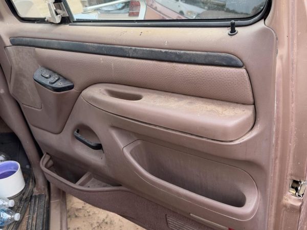 1997-1998 Ford F250 Passenger Right Front Door Trim Panel With Switches Brown Rk — photo 1