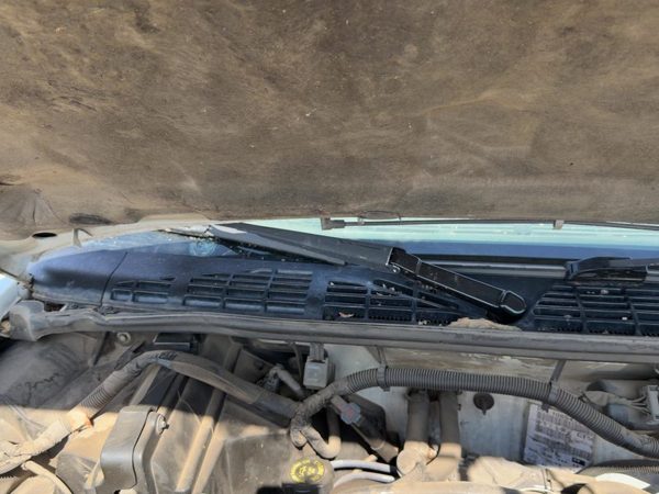 95-05 Chevy S10 Blazer Windshield Wiper Cowl Vent Trim Panel OEM Cover — photo 5