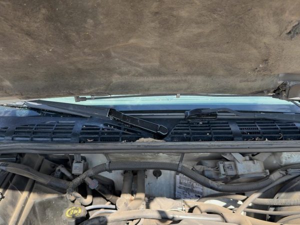 95-05 Chevy S10 Blazer Windshield Wiper Cowl Vent Trim Panel OEM Cover — photo 3