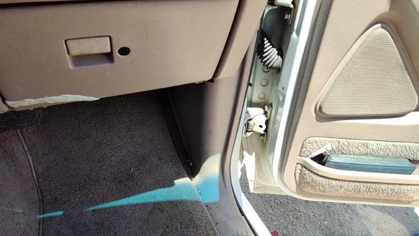 1991-1994 Ford Explorer Passenger Right Lower Kick Trim Panel Oem Tan — photo 3