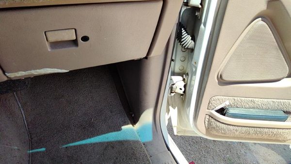 1991-1994 Ford Explorer Passenger Right Lower Kick Trim Panel Oem Tan — photo 4