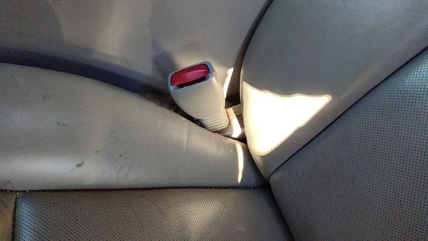 2005-2011 Cadillac Sts Driver Left Front Seat Belt Buckle Receiver Oem Gray 132 — photo 1