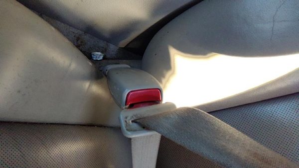 2005-2011 Cadillac Sts Driver Left Front Seat Belt Buckle Receiver Oem Gray 132 — photo 4