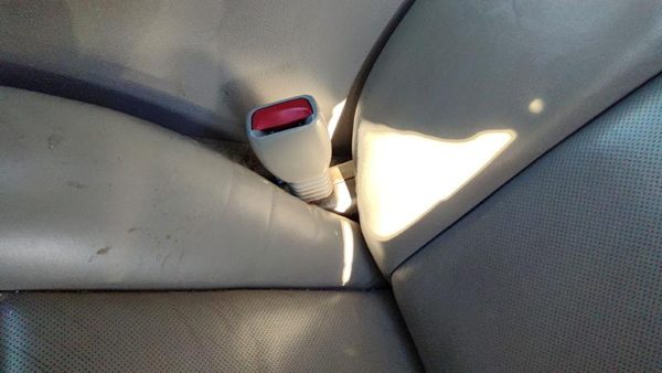 2005-2011 Cadillac Sts Driver Left Front Seat Belt Buckle Receiver Oem Gray 132 — photo 2