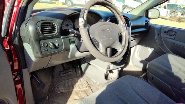 2006 Chrysler Town Cntry — vehicle photo 3