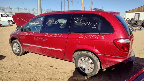 2006 Chrysler Town Cntry — vehicle photo 5