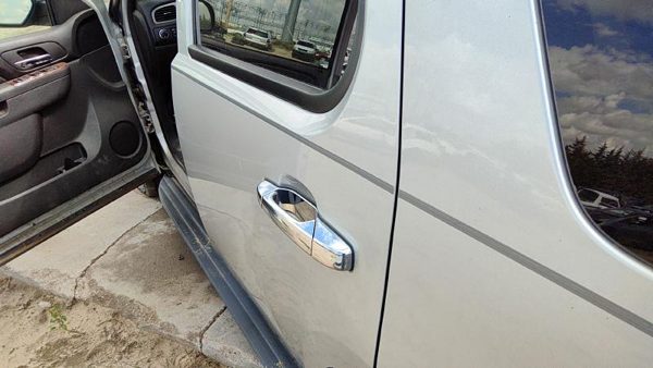 2010 Chevy Tahoe Rear Door LH Silver U726S — photo 3