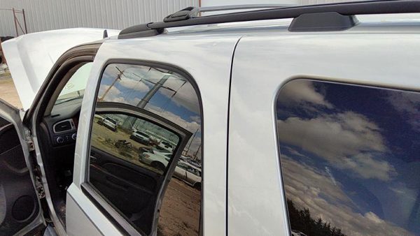2010 Chevy Tahoe Rear Door LH Silver U726S — photo 2