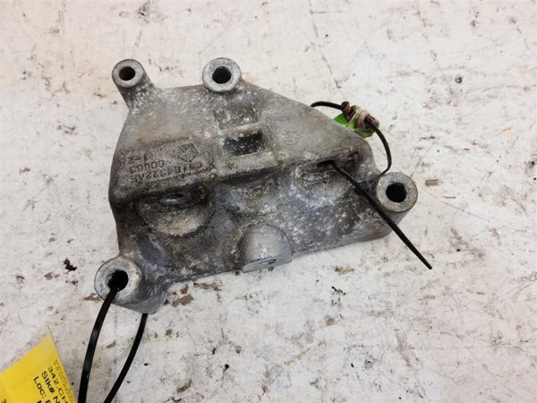 2011 Chr200 Misc. Bracket Chrysler 200 3.6L Motor Mount Brace OEM 05184322AE — photo 2