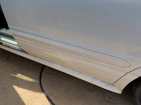 00-05 Lesabre Driver Left Rear Moulding From Door Oem Back Trim Strip White 40U — photo 1
