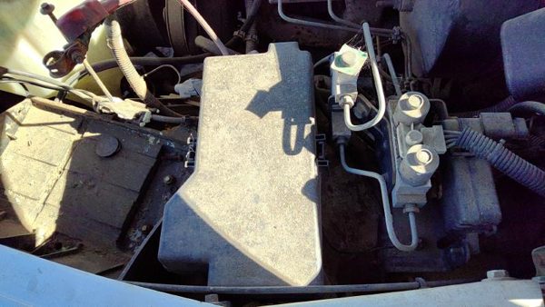 1998 Dodge Ram 1500 Engine Fuse Box 5.2L — photo 2