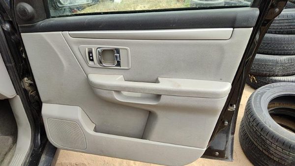 07-09 Grand Vitara Xl-7 Passenger Right Front Door Trim Panel With Switches Gray — photo 2