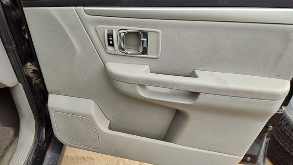 07-09 Grand Vitara Xl-7 Passenger Right Front Door Trim Panel With Switches Gray — photo 5