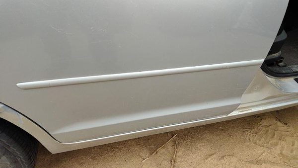 06-12 Fusion Passenger Right Rear Moulding From Door Back Trim Strip Silver Ux — photo 1