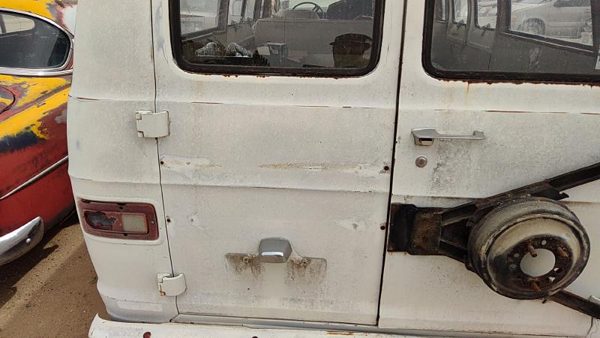 1974 Dodge Van Back Door LH White — photo 2
