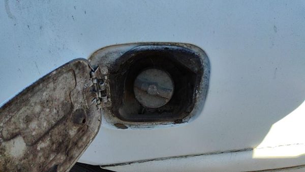 1998-1999 Buick Century Fuel Filler Neck Assembly With Gas Cap Oem 10424501 — photo 2