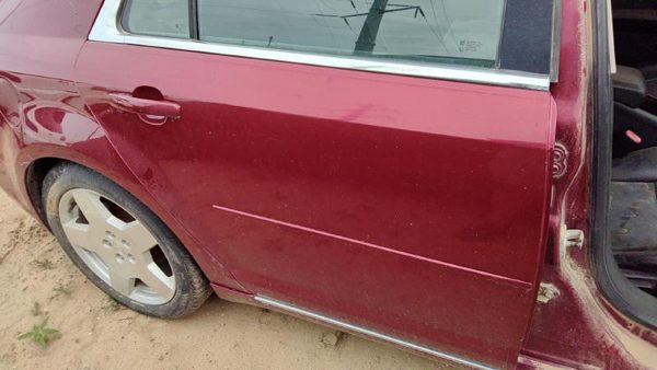 2009 Chevrolet Malibu Rear Door RH Red 80U — photo 4