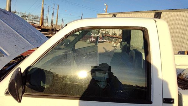 1988-2000 Gmc Sierra 2500 Driver Left Front Side Window Door Glass Oem 15612851 — photo 2