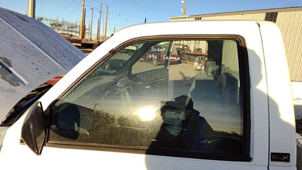 1988-2000 Gmc Sierra 2500 Driver Left Front Side Window Door Glass Oem 15612851 — photo 1