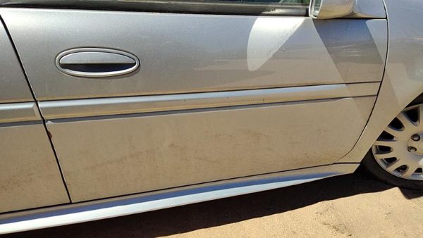 04-08 Grand Prix Passenger Right Front Moulding From Door Trim Strip Silver 12U — photo 1
