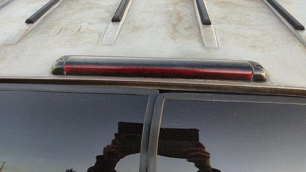 1994-1997 Chevy Suburban Third Brake Light Middle Lamp Oem 15736488 — photo 1