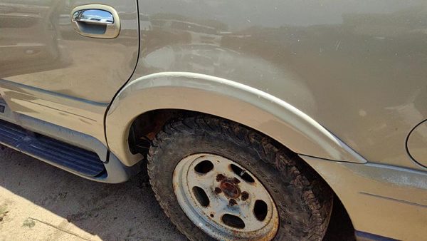 1998 99 Lincoln Navigator Driver Left Rear Wheel Flare Moulding Oem Back Gold Bi — photo 1
